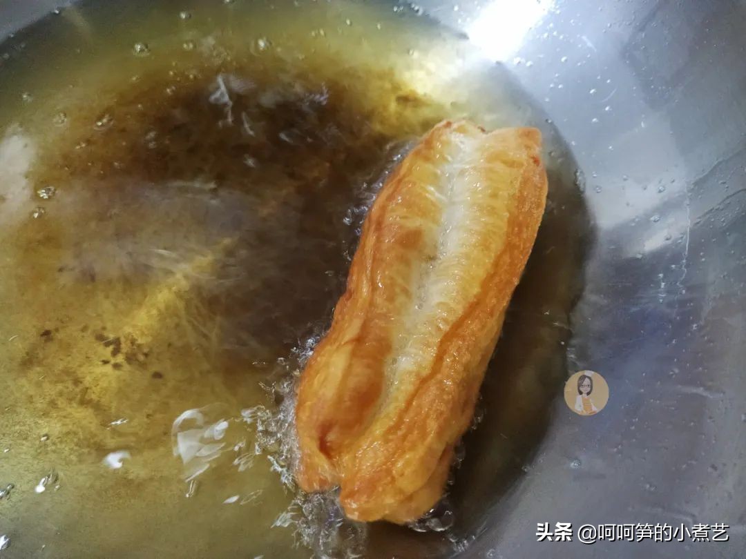 新油条怎么做酥脆松软完整教程,油条怎么做酥脆松软高筋面粉