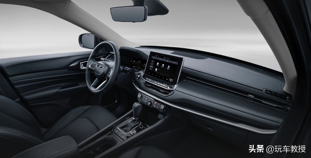 内饰大改,内饰大改更具科技范