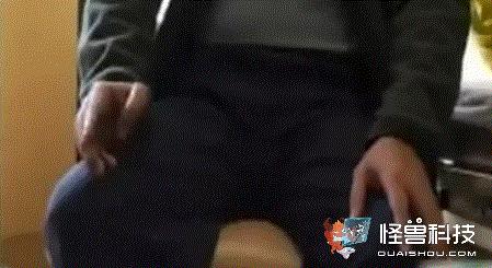 为了拍照防抖，有人叫了一只鸡...