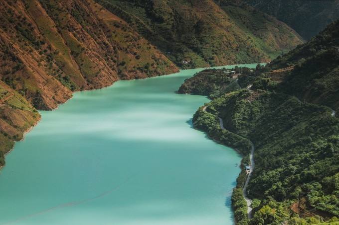 消失的地平线上的“香巴拉”和“女儿国”（二）