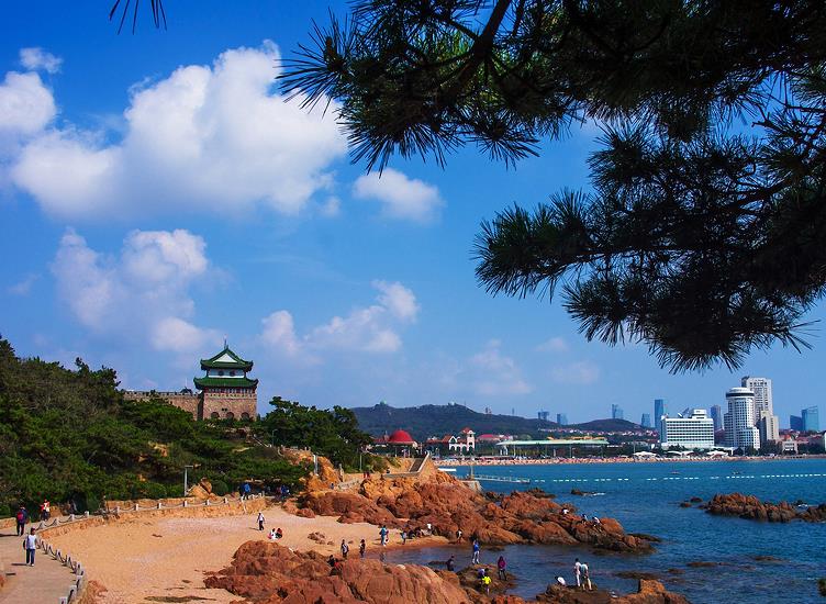 青岛到底是一个怎样的城市,青岛是一个很不错的城市