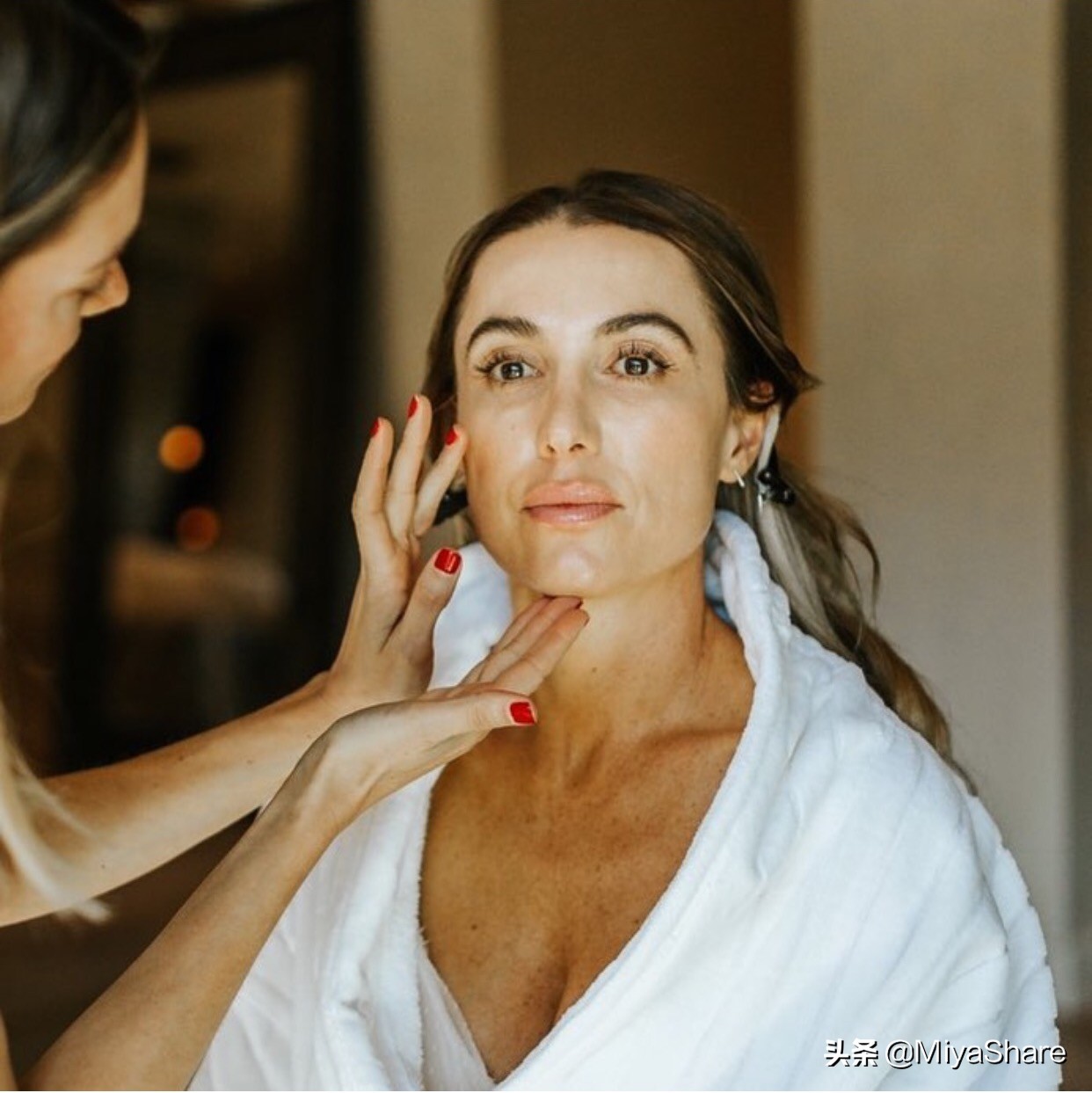 肌底液和精华液的区别有什么,肌底液和精华液的区别在哪