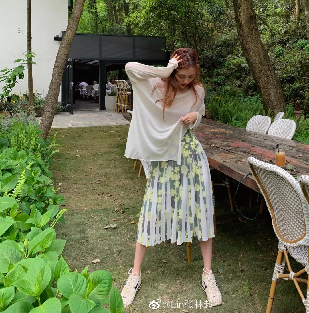 肩宽的人怎么穿才好看,肩宽的女生怎么穿好看