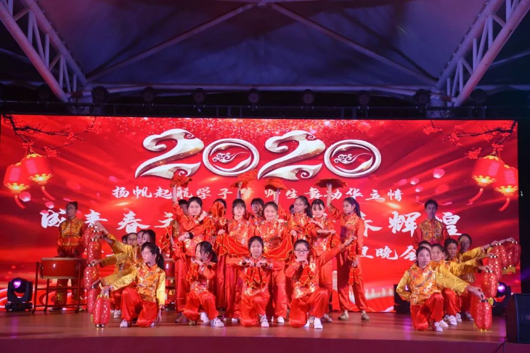 华立中英文学校是不是贵族学校,华立中英文学校升学