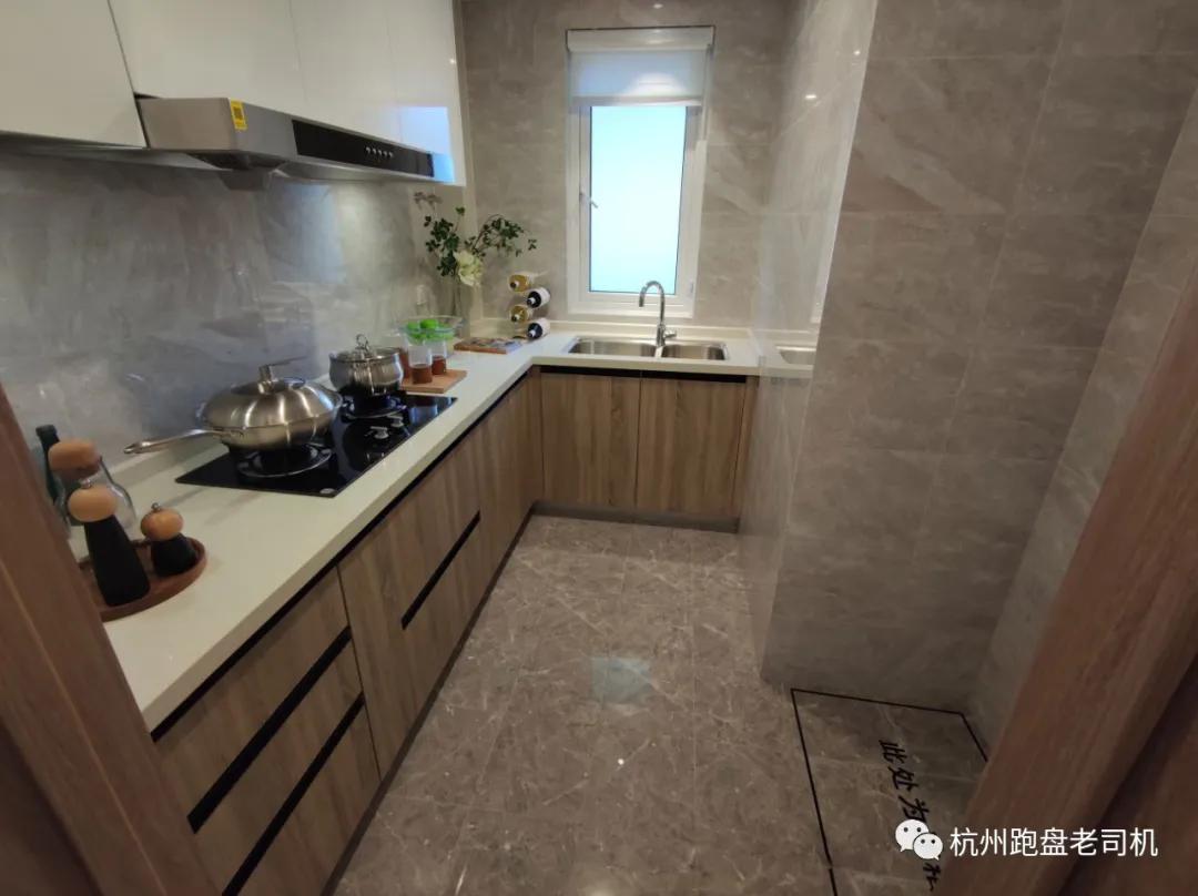 150万买叠墅,临平奥特莱斯洋房