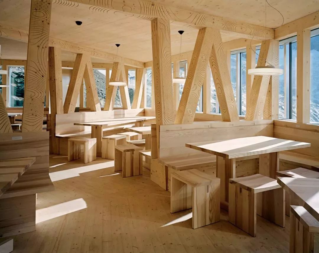 孤独的建筑物,孤独的建筑金湾