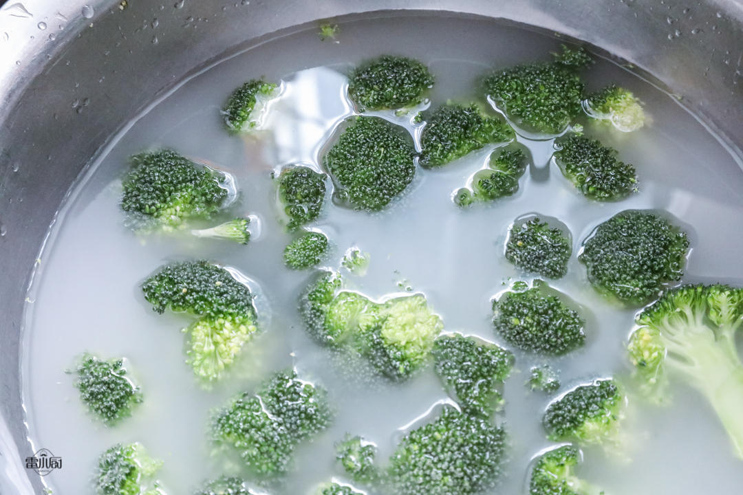 怎样洗西兰花的小虫,洗西兰花用什么方法洗得干净
