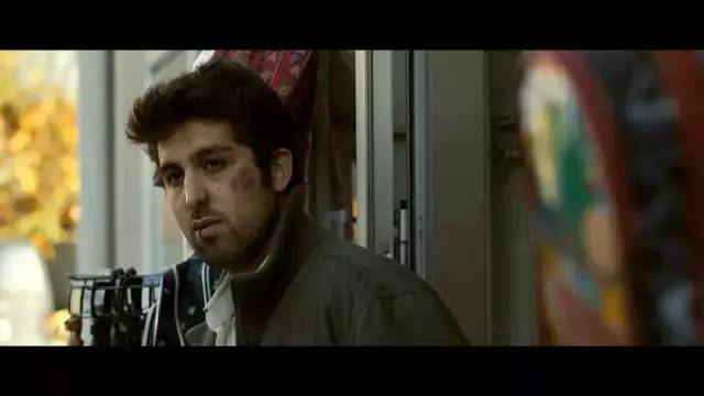 导演拒绝删减任何镜头!片长3小时,生生扯下了理想主义的遮羞布