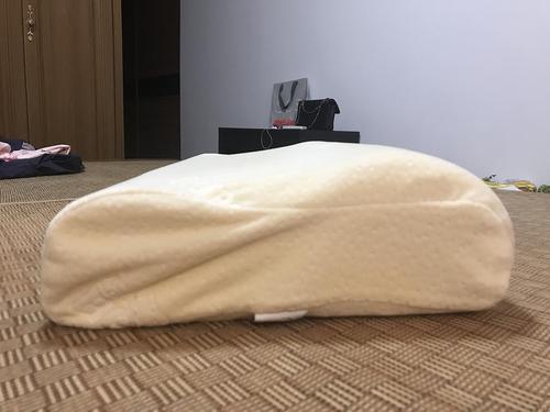 乳胶枕头和碎乳胶枕哪个好,睡觉用什么乳胶枕好