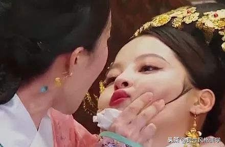 八字刘海锁骨发今年最新款发型,2022流行发型八字刘海减龄锁骨发