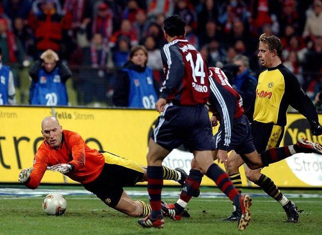 因为个子太高，天才前锋踢了12年守门员，画画位置成就传奇生涯