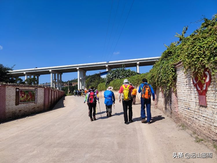 徒步寻访滇西大马路、走“九关十八铺”系列活动之四：回蹬关