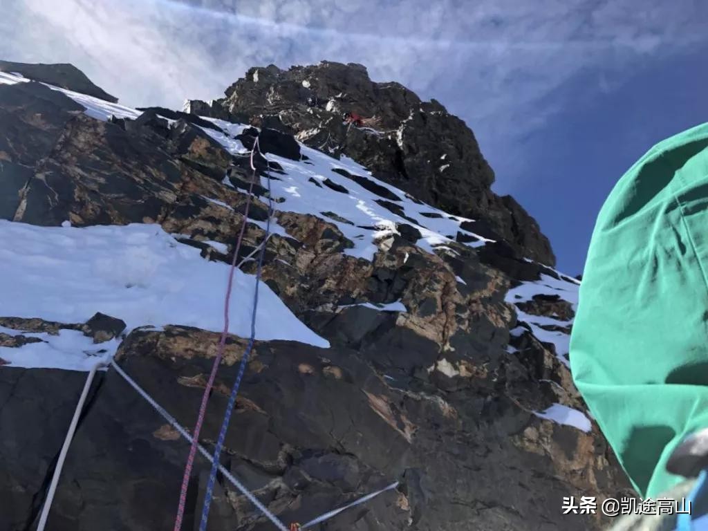 那一年，他们滑坠到人生的谷底：两名登山者和两部电影