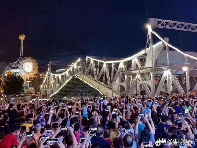 解放桥开启的精彩瞬间,天津解放桥开桥瞬间