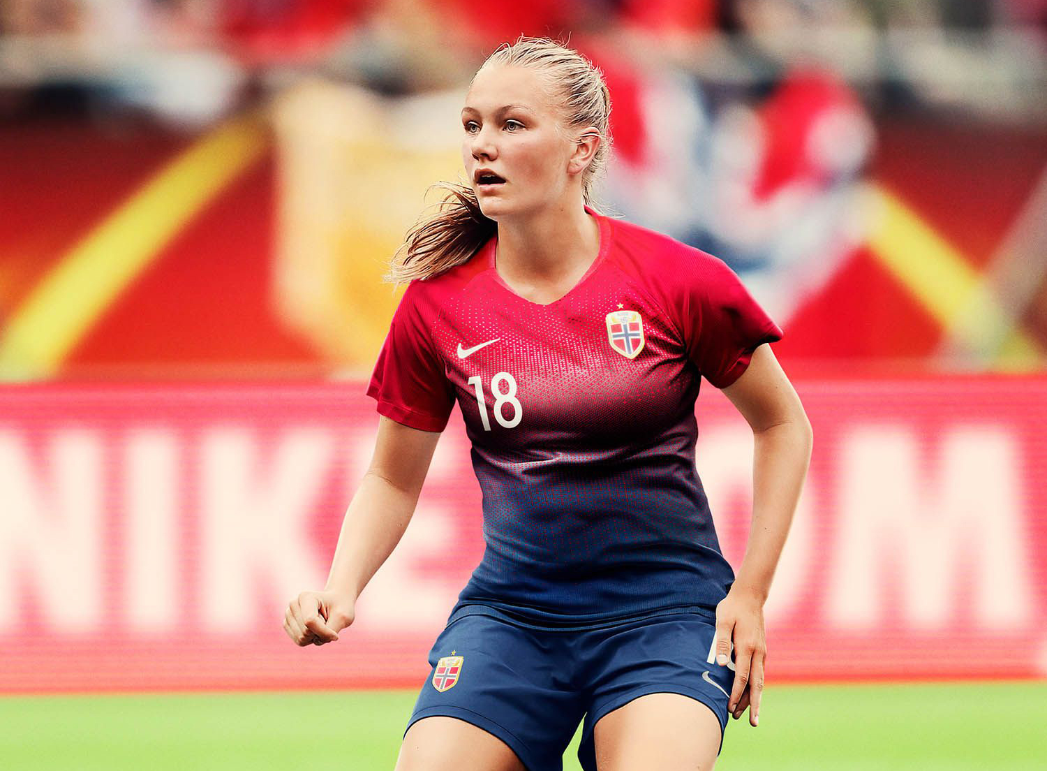 全球最漂亮足球服排名,世界上最美的十大女足球员