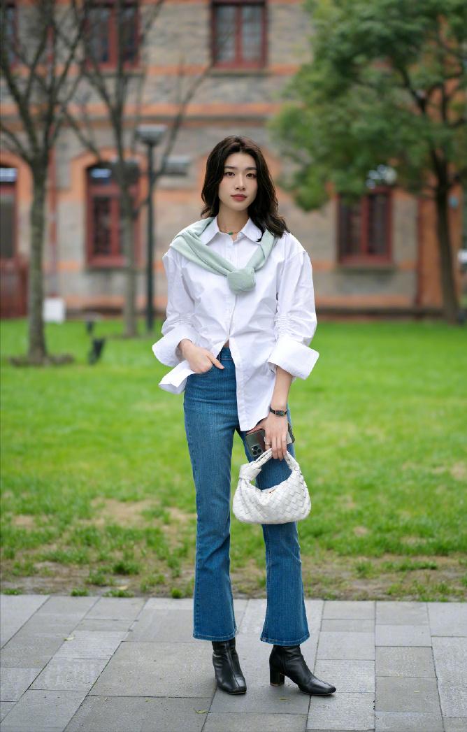 2022最流行的牛仔裤搭配什么鞋,牛仔裤搭配这5种鞋子好看又时髦