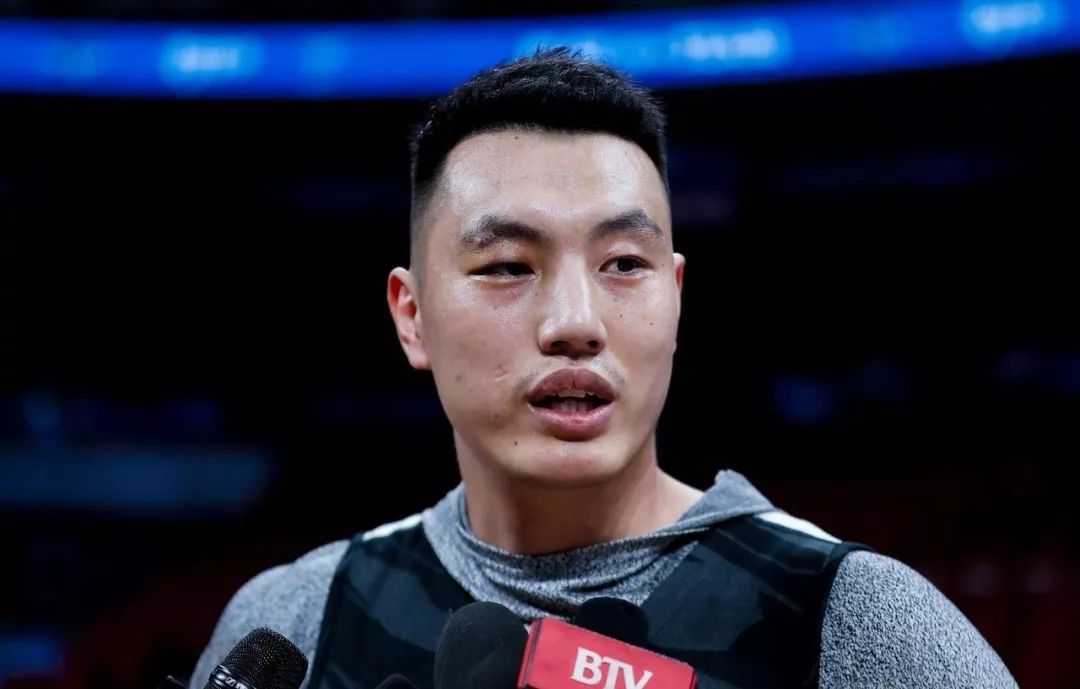 林书豪头破血流,林书豪手肘撞飞