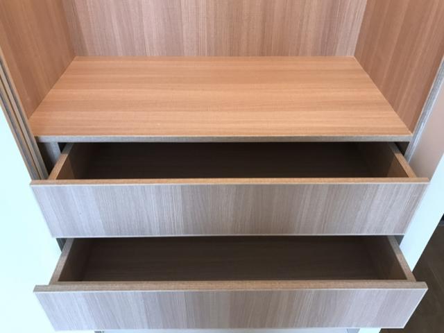 衣柜装隔板抽屉非常方便实用,衣柜抽屉实用还是隔板实用好