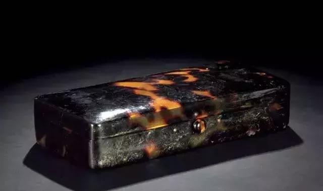 玳瑁海底软黄金,黄金玳瑁