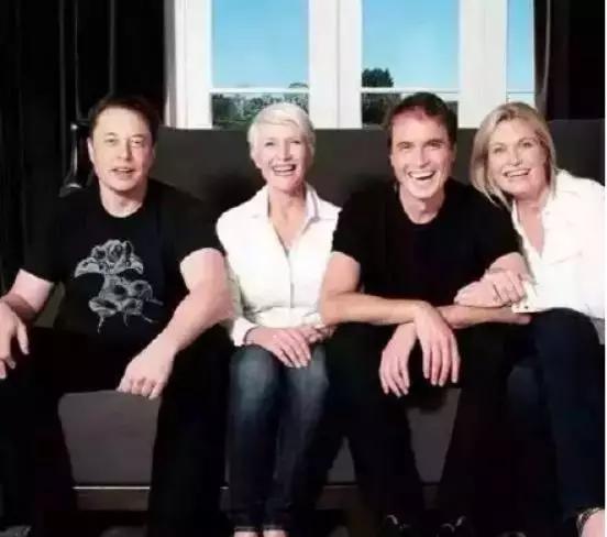 60岁拍裸照,惊艳T台,培养出身价200亿儿子:年龄从来不是问题