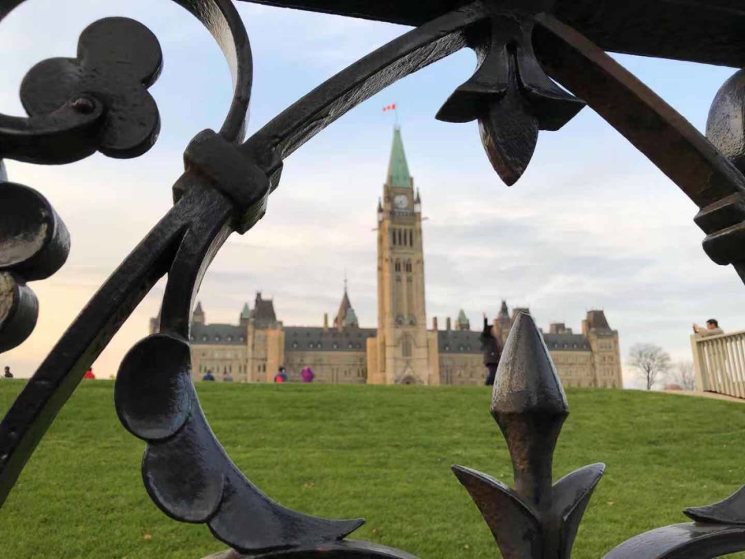 10年前他为了移民加拿大卖掉北京两套房，结果令人很意外