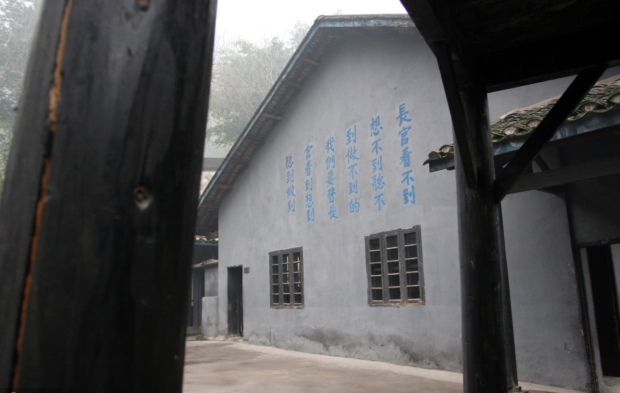 渣滓洞监狱当年的真实视频,渣滓洞监狱隧道是谁挖通的