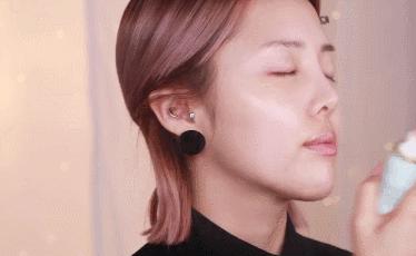 皮肤干巴巴的会痒是怎么回事,皮肤干巴巴是缺水吗