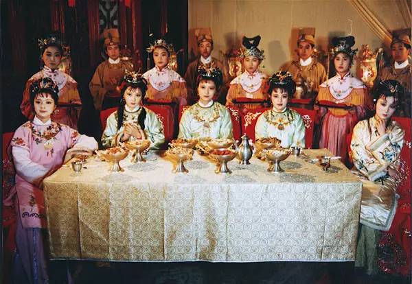 红楼梦四大家族关系表高清大图,红楼梦写了哪四大家族的兴衰史