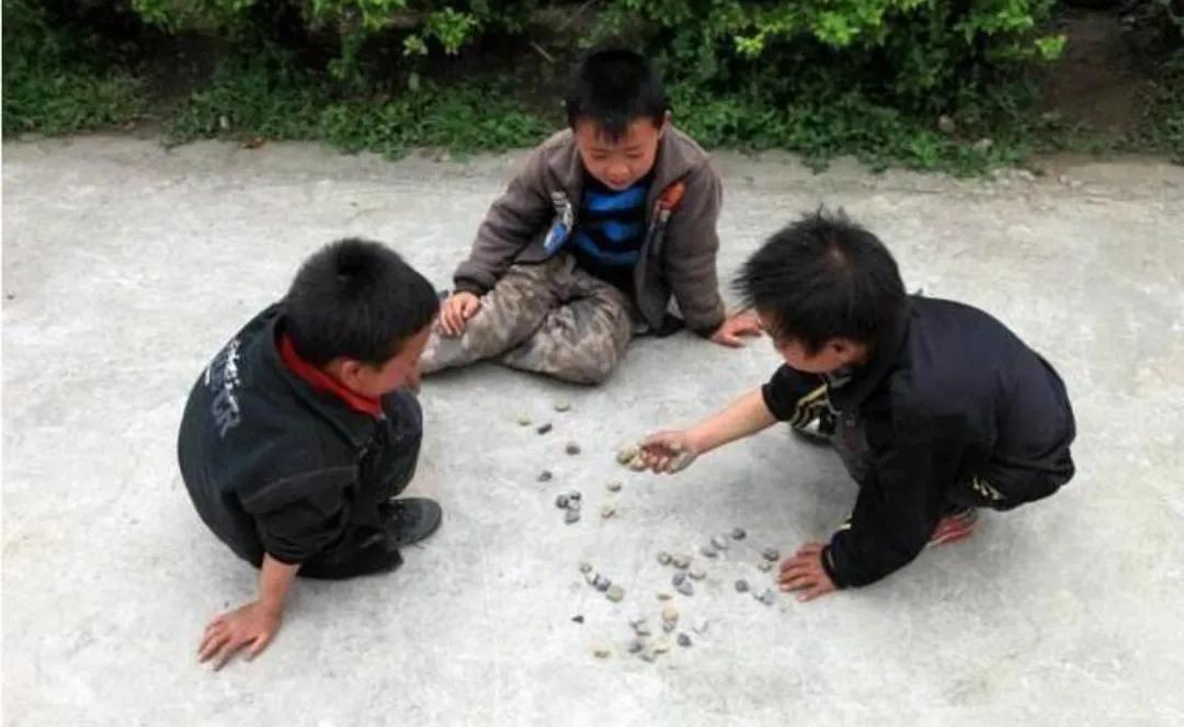 70后童年玩游戏的回忆完整版视频,70后80后童年经典游戏回忆