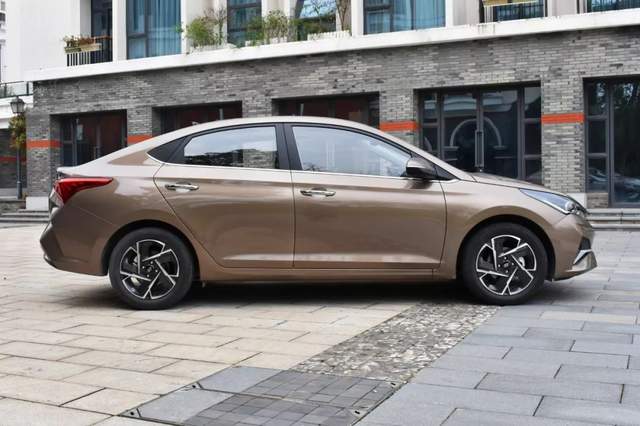 现代悦纳仪表显示屏功能介绍,现代悦纳2020手动炫酷版