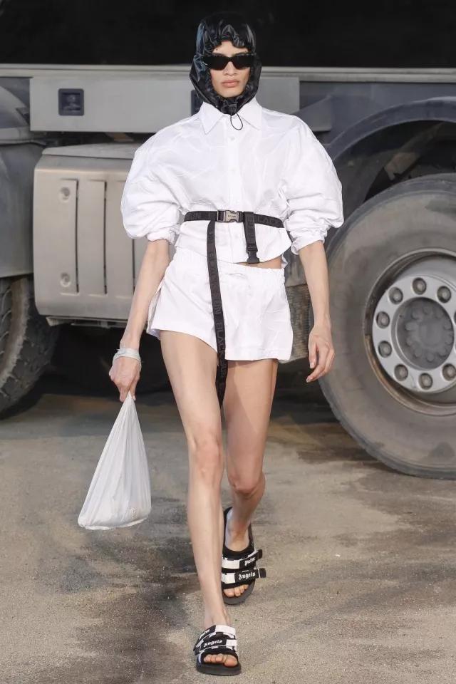 supreme联名日系闪电潮牌,潮牌supreme哪些是真的