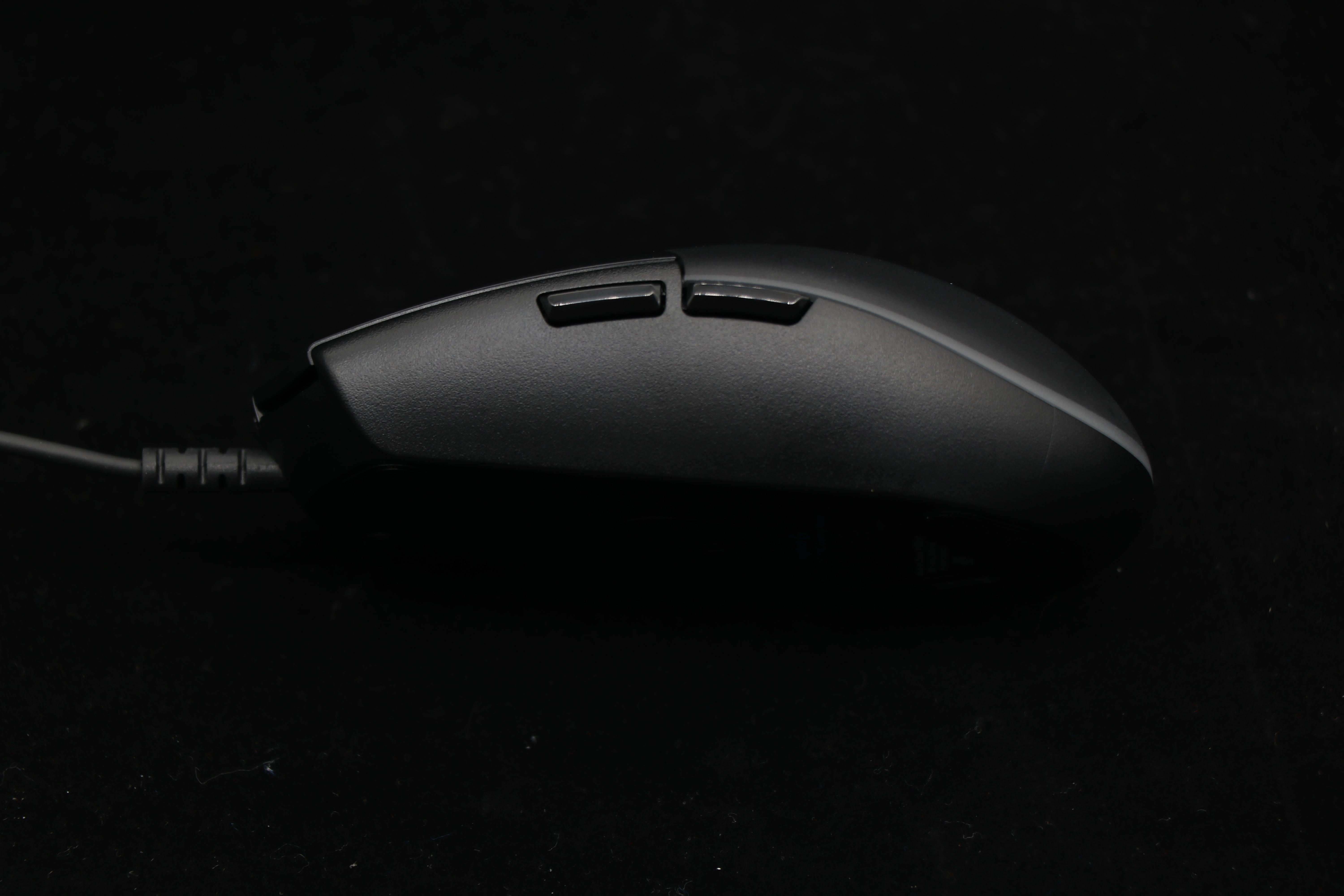 与罗技g102二代媲美的鼠标有哪些,罗技g102是大鼠标还是小鼠标