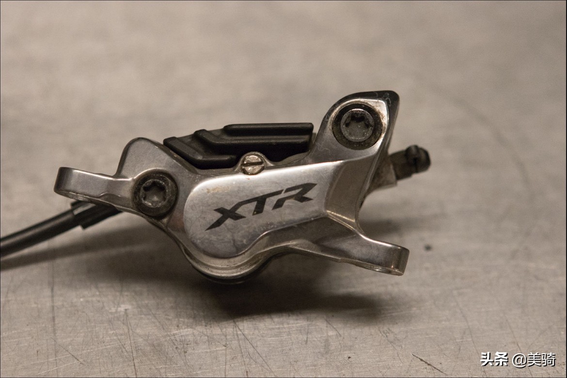 清洁油压碟刹活塞和卡钳,如何清洁碟刹盘