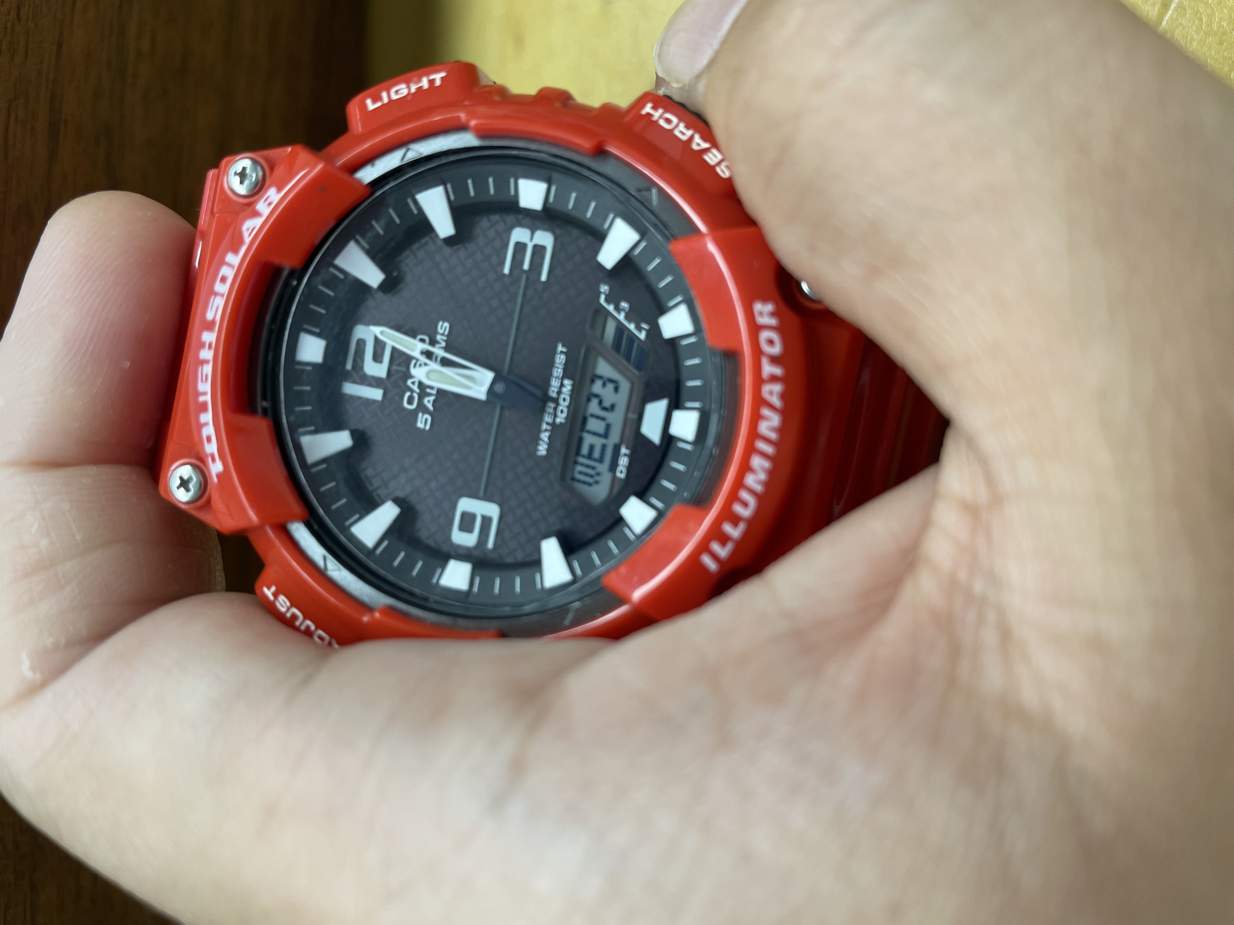 捡到卡西欧的手表是真的吗,捡了个破旧的手表