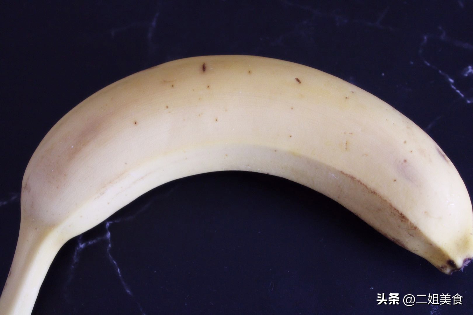 香蕉不发黑小妙招,挑选香蕉的正确方法