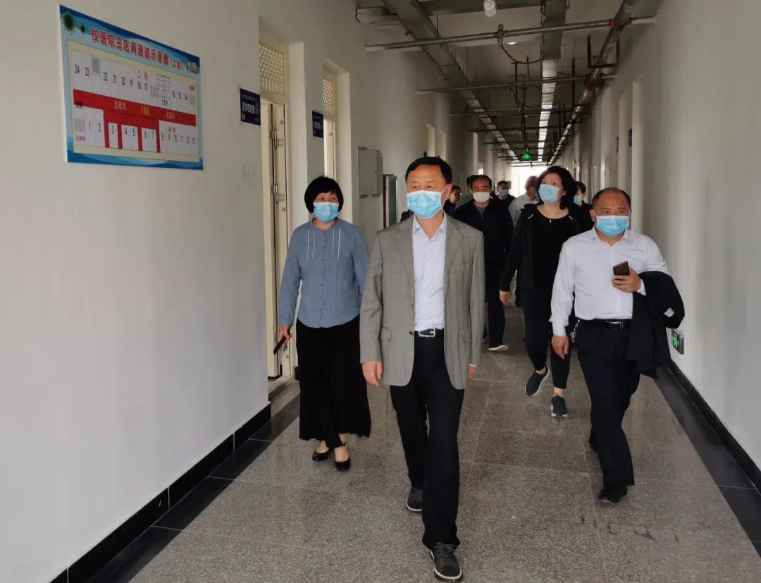 信阳职业技术学院杨良新带队检查疫情防控和返校复学准备工作