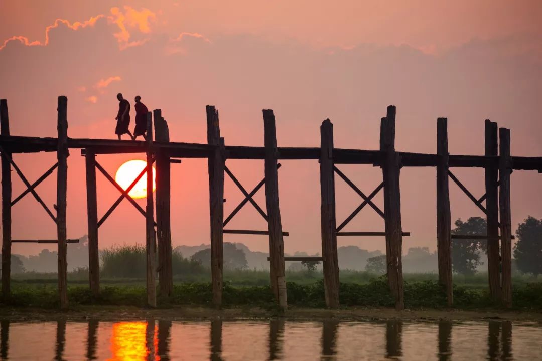 这个地方被称为“佛教之都”，随处可见寺庙，美出新高度