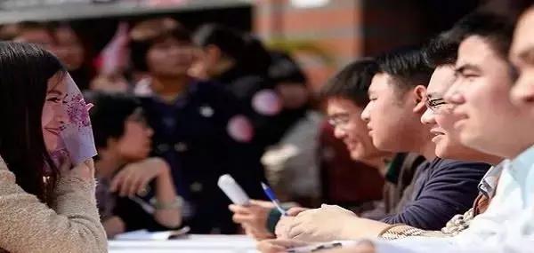 相亲男发52块钱红包,相亲男发1.29元红包