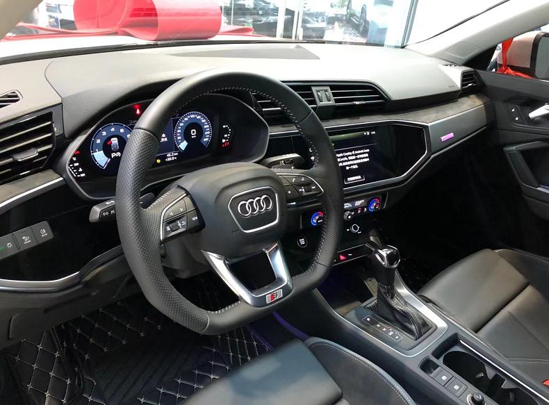 奥迪q32.0t时尚动感驾驶体验,2021款奥迪q3sportback2.0t测评