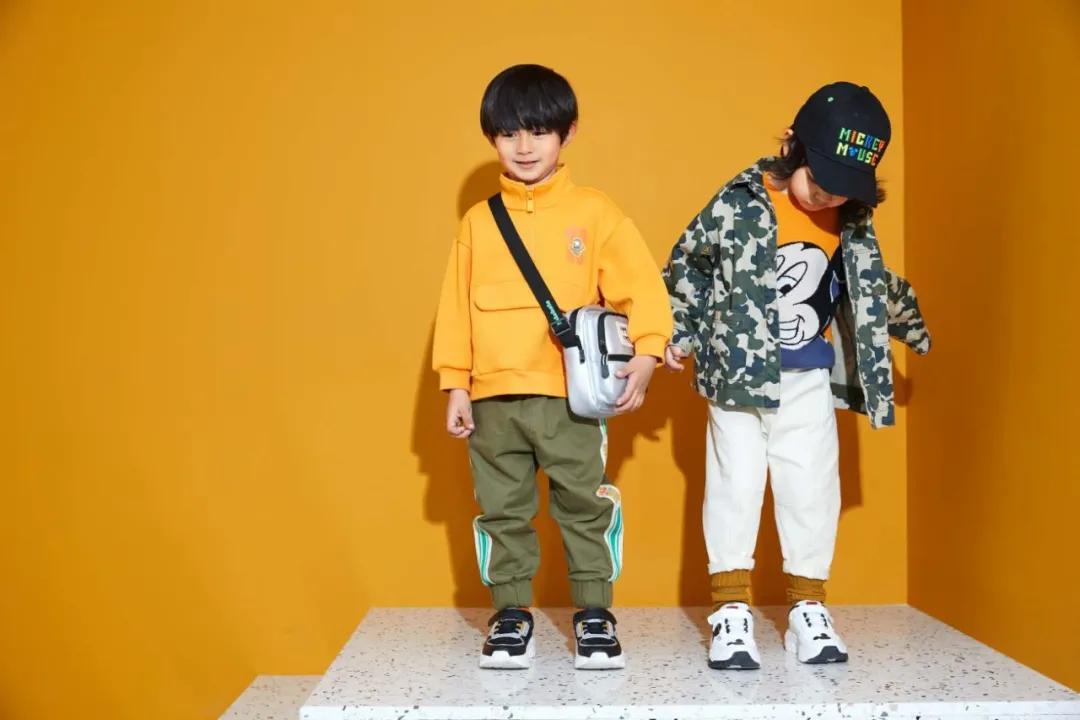 巴拉巴拉童装店铺风格,巴拉巴拉童装引领时尚潮流