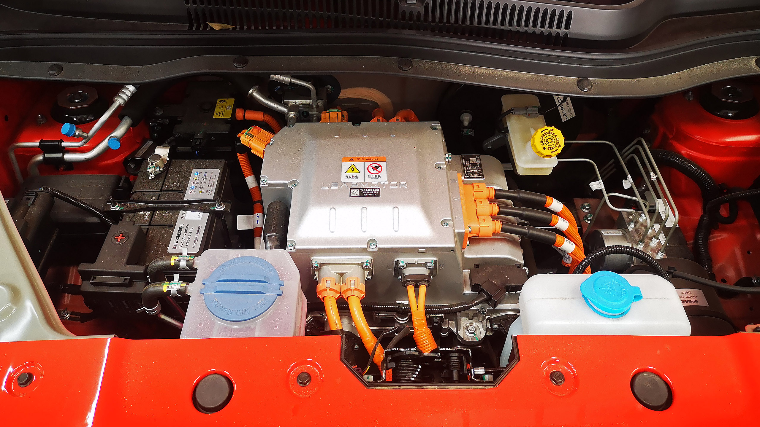 403公里续航,零跑t03310轻享版深度体验