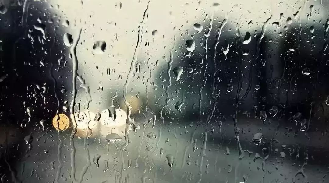 雨天防滑小知识,雨天路滑怎么防滑视频讲解