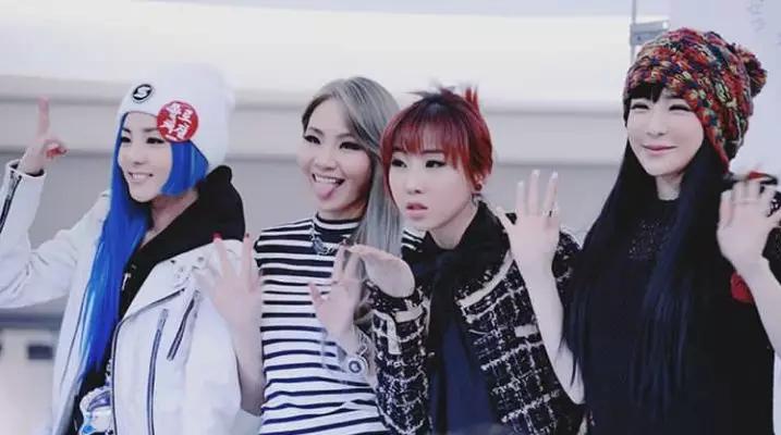 易烊千玺买权志龙同款鞋,易烊千玺助理权志龙鞋