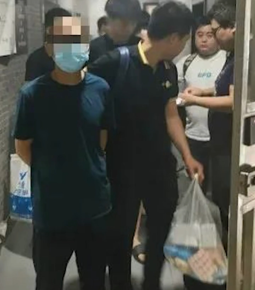 95后卖假鞋骗7千万,95小伙卖假鞋赚7千万判多久