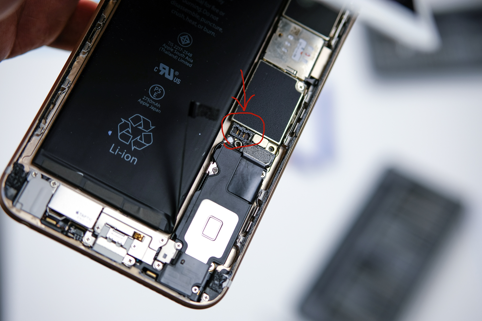 iphone如何更换电池电芯,iphone怎样更换电池才全绿