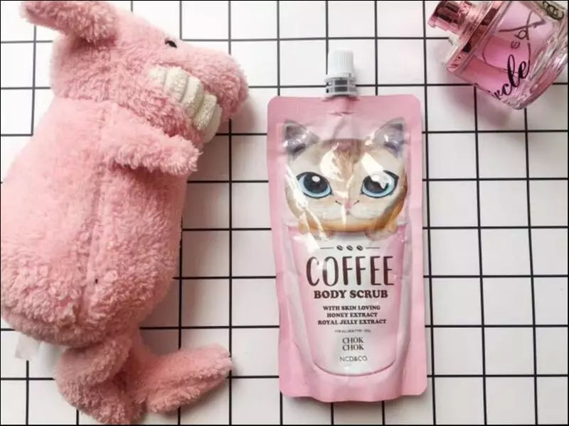 黑头皮肤屏障脆弱容易色素沉着,皮肤黑头闭口暗沉