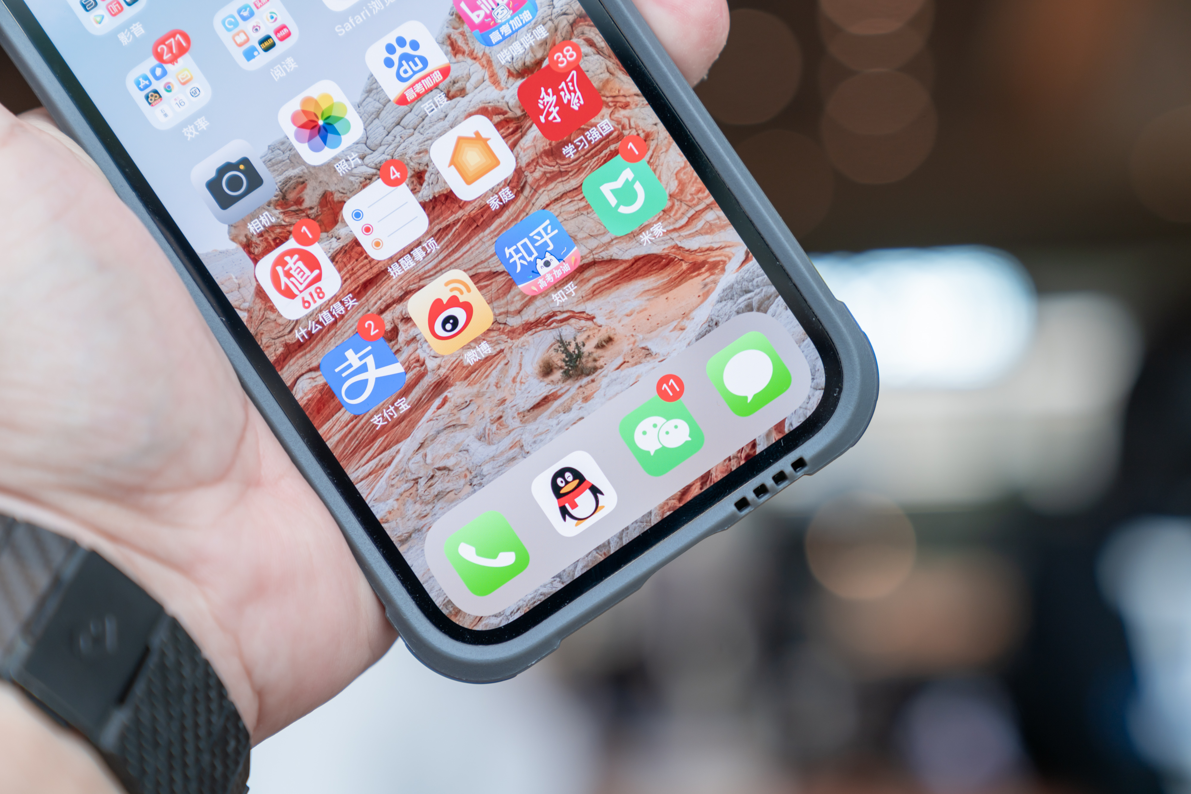 能让AppleCare+都赚不到钱的Defense决色小彩壳到底有多能摔？