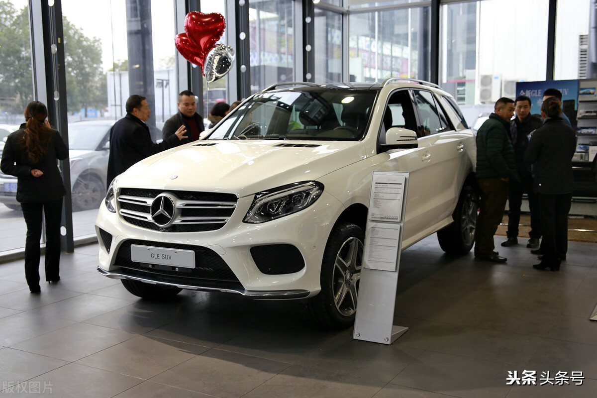 买车建议10万左右自动挡,先买房还是买车的人生建议