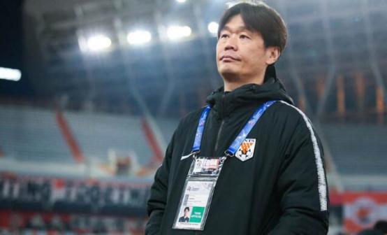 他才是中国足坛最强星二代，曾代表国足亮相世界杯，如今成名帅