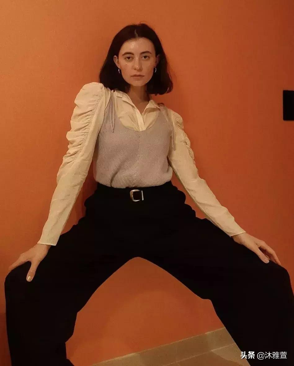 显瘦吊带直筒裤,你穿露肩吊带的样子